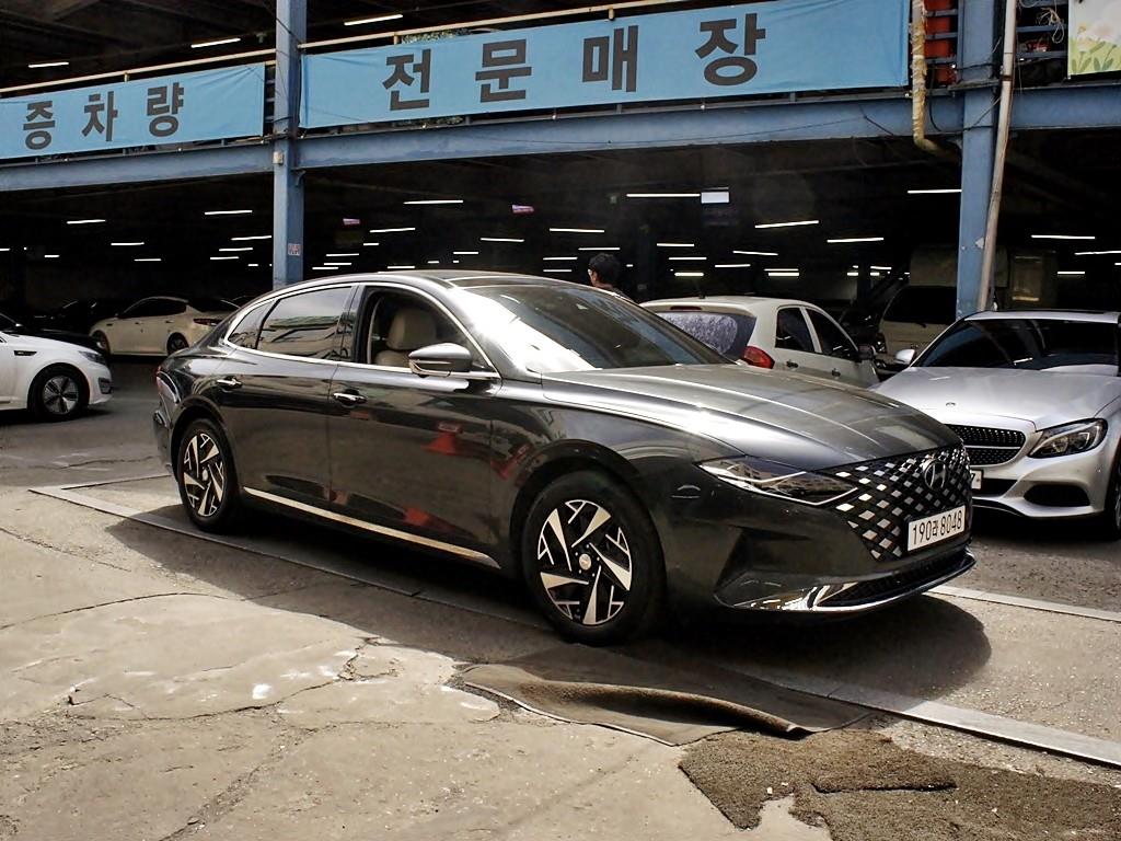 HYUNDAI Grandeur - Vista 2