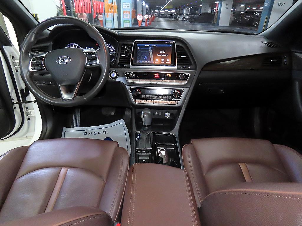 HYUNDAI Sonata - Vista 10