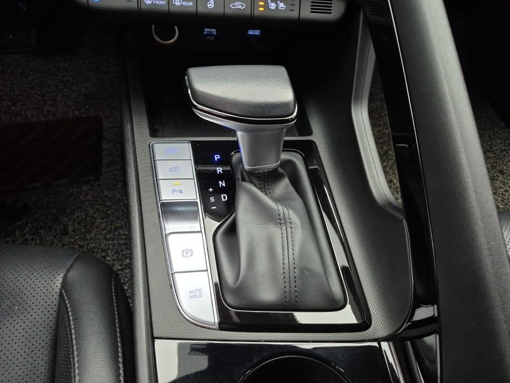 HYUNDAI Avante - Vista 8