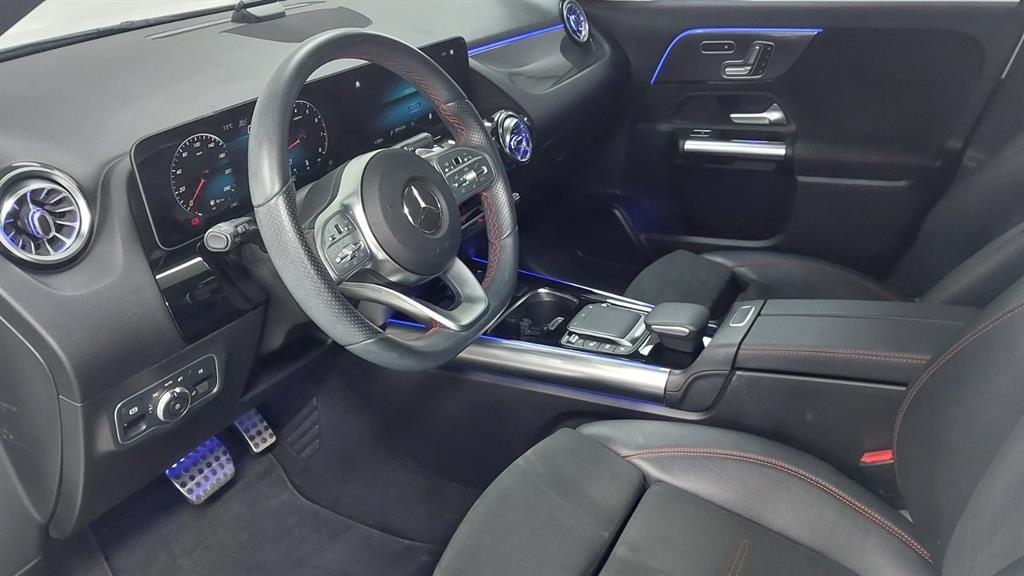 Mercedes Benz GLA Class - Vista 11