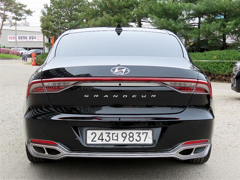 HYUNDAI Grandeur - Vista 4