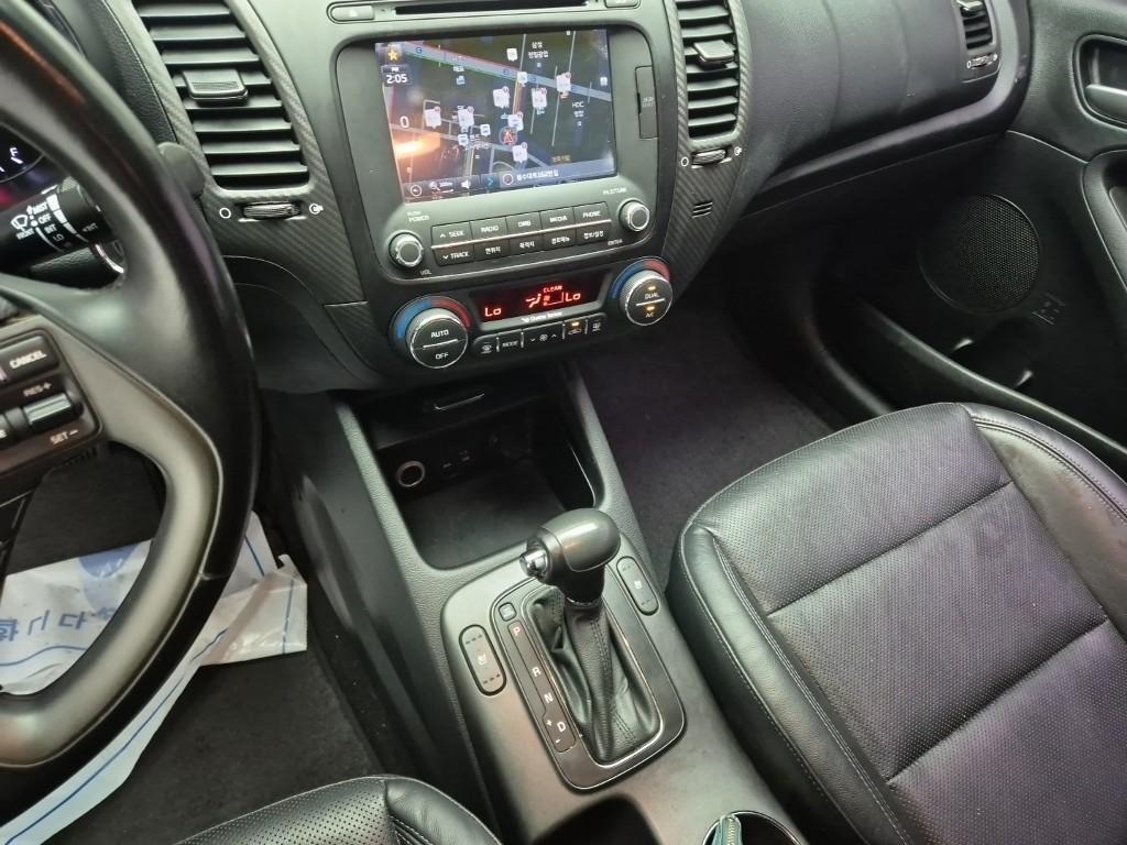 KIA K3 2014 Plateado - Importación desde Corea - HF Imports Iquique - Foto 18