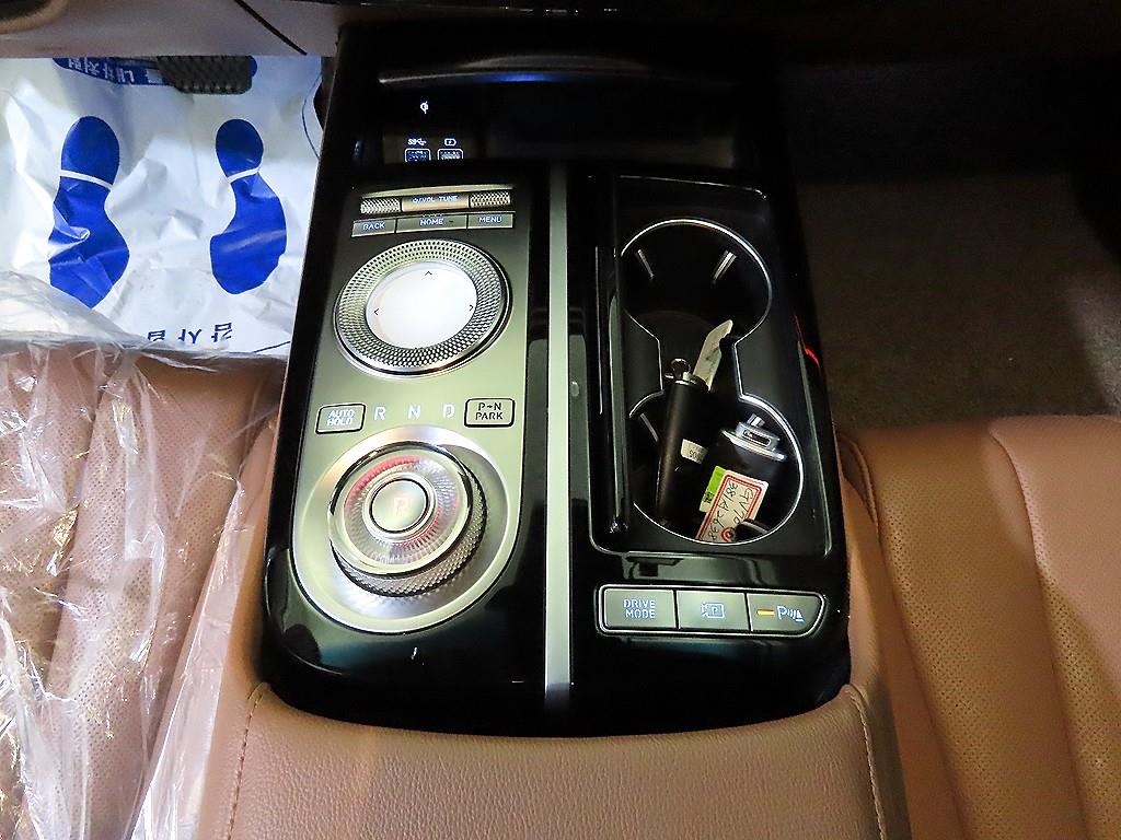 Genesis G80 - Vista 12