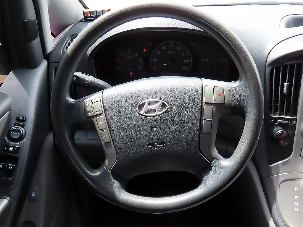 HYUNDAI Starex - Vista 8