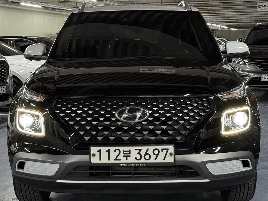 HYUNDAI Venue - Vista 2