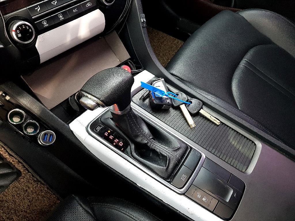 KIA K5 2016 Blanco - Importación desde Corea - HF Imports Iquique - Foto 14