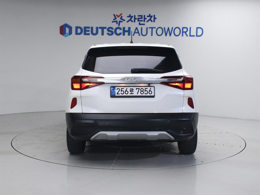 KIA Seltos - Vista 4