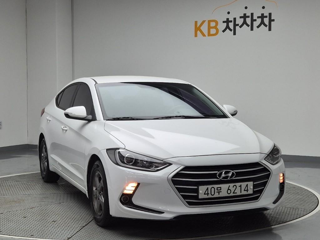 HYUNDAI Avante - Vista 4
