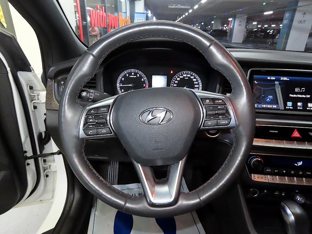 HYUNDAI Sonata - Vista 8