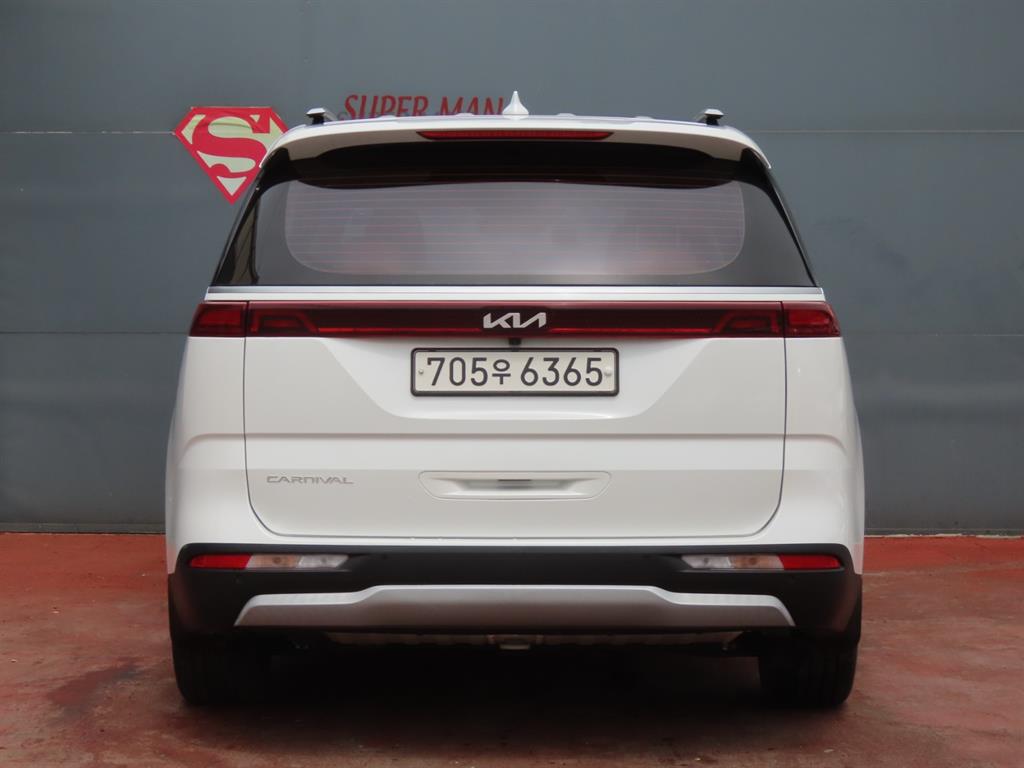 KIA Carnival - Vista 7