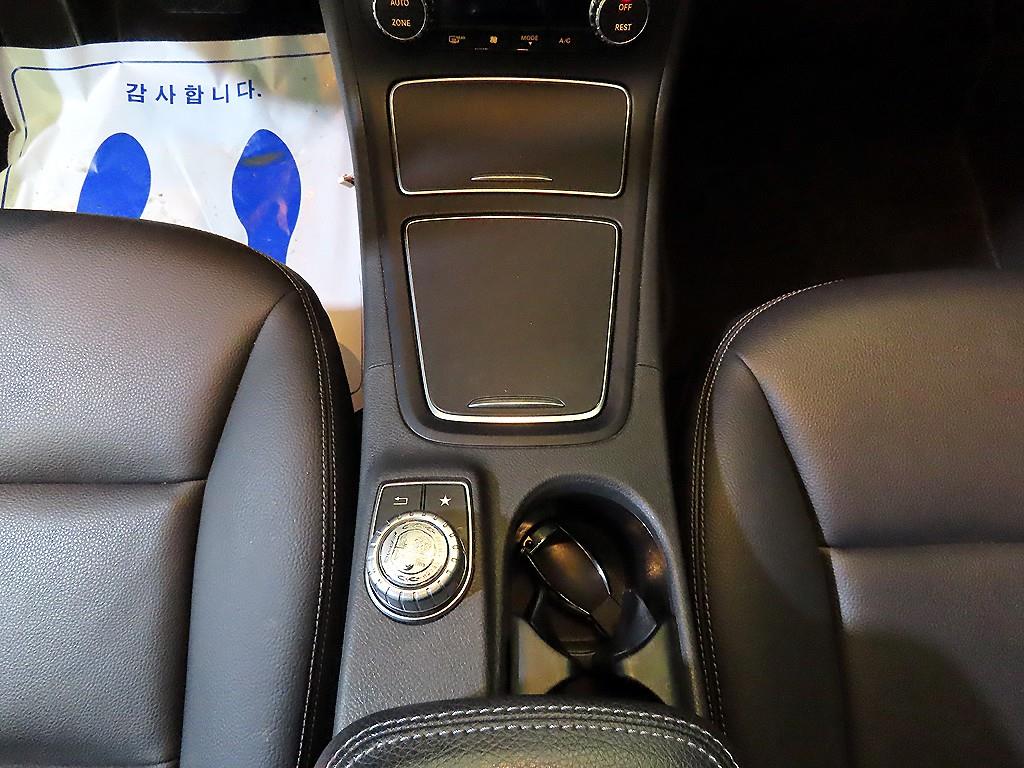 Mercedes Benz B Class (MY B) - Vista 12