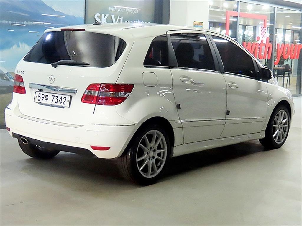 Mercedes Benz B Class (MY B) - Vista 5