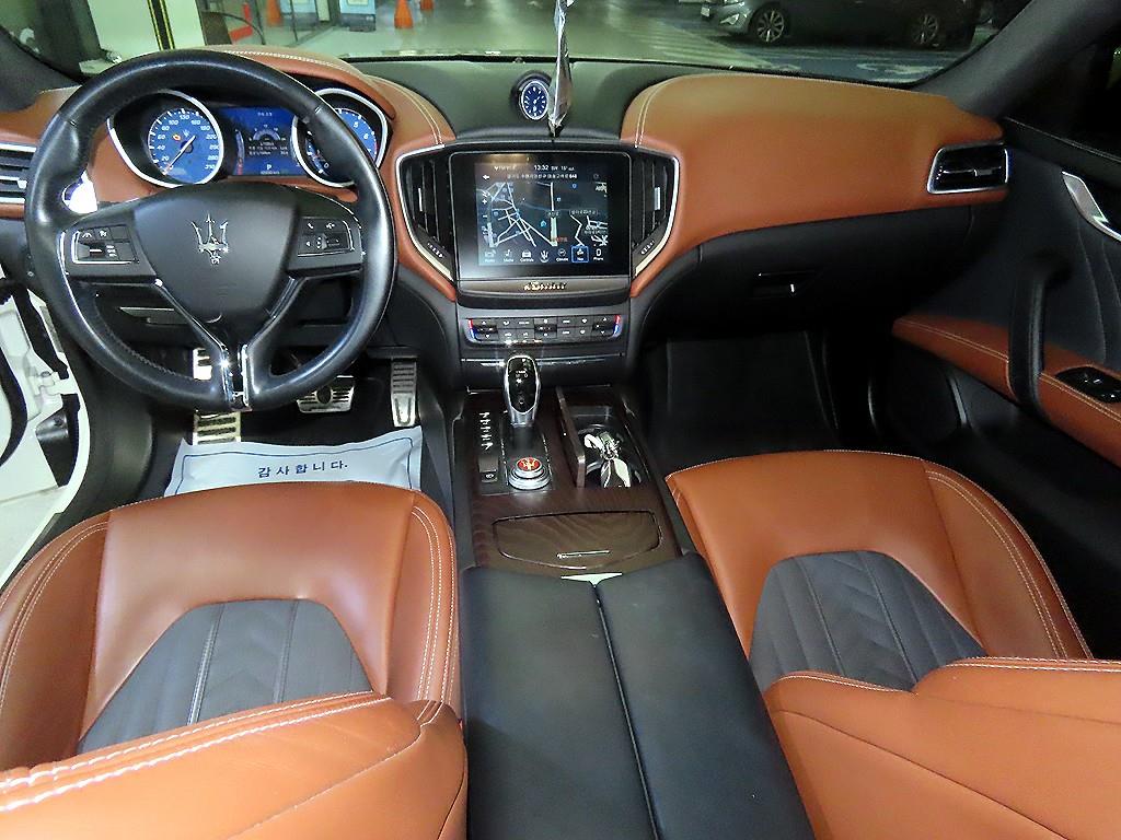Maserati Ghibli - Vista 10