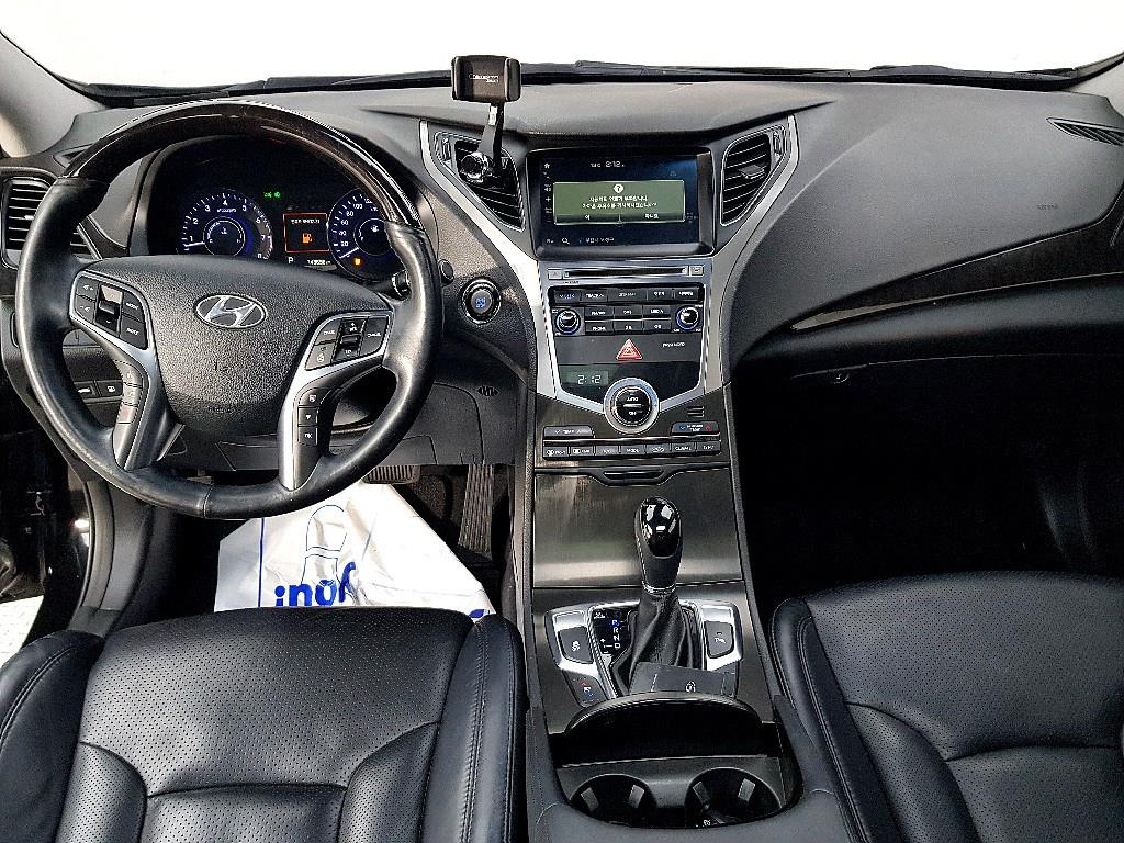 HYUNDAI Grandeur - Vista 5