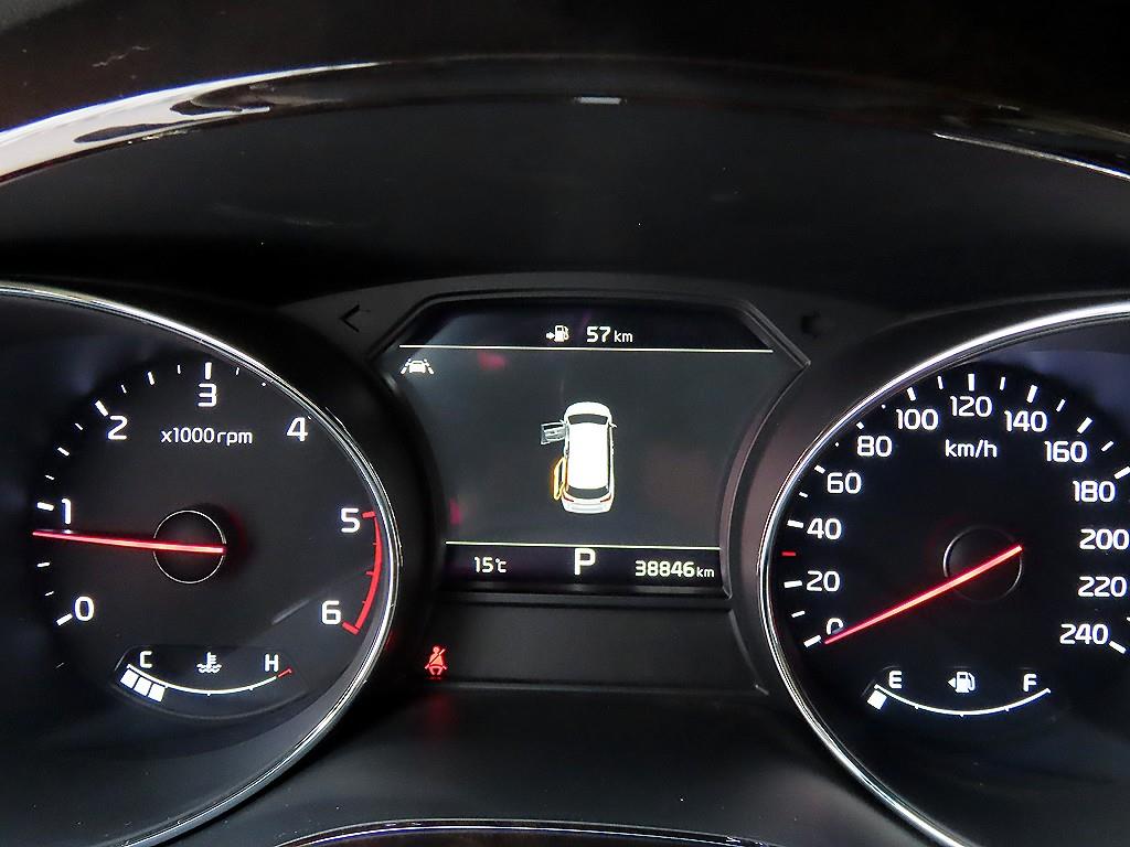 KIA Carnival - Vista 10