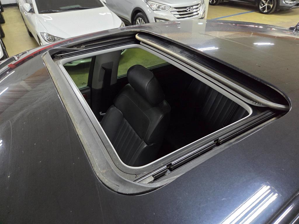 Volkswagen Phaeton 2012 Negro - Importación desde Corea - HF Imports Iquique - Foto 17