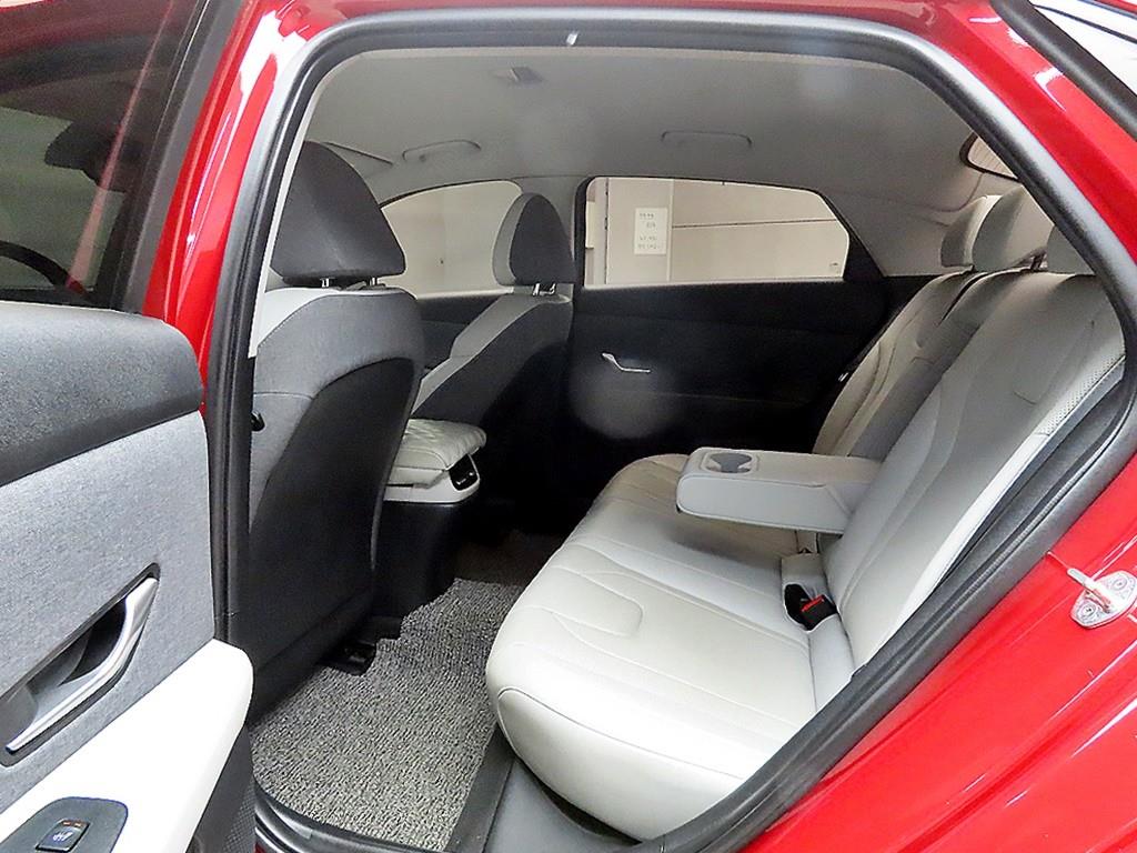 HYUNDAI Avante - Vista 6