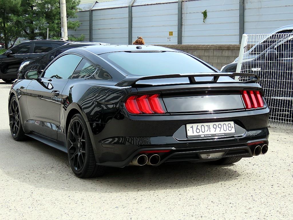 Ford Mustang - Vista 3
