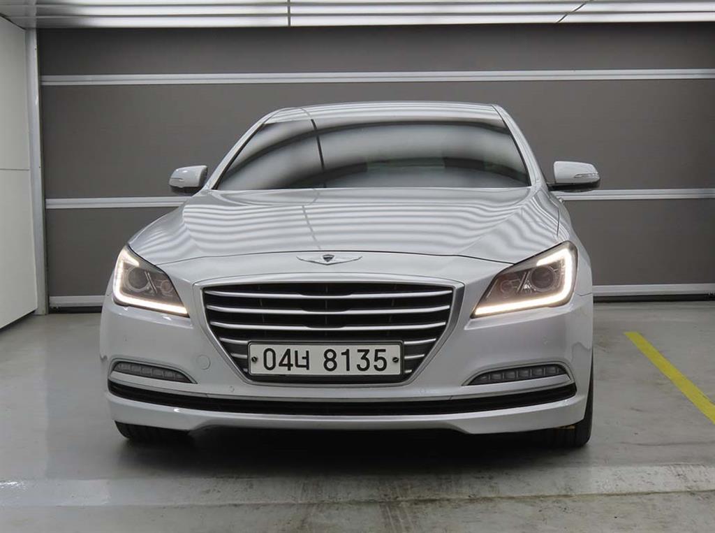 HYUNDAI Genesis - Vista 2