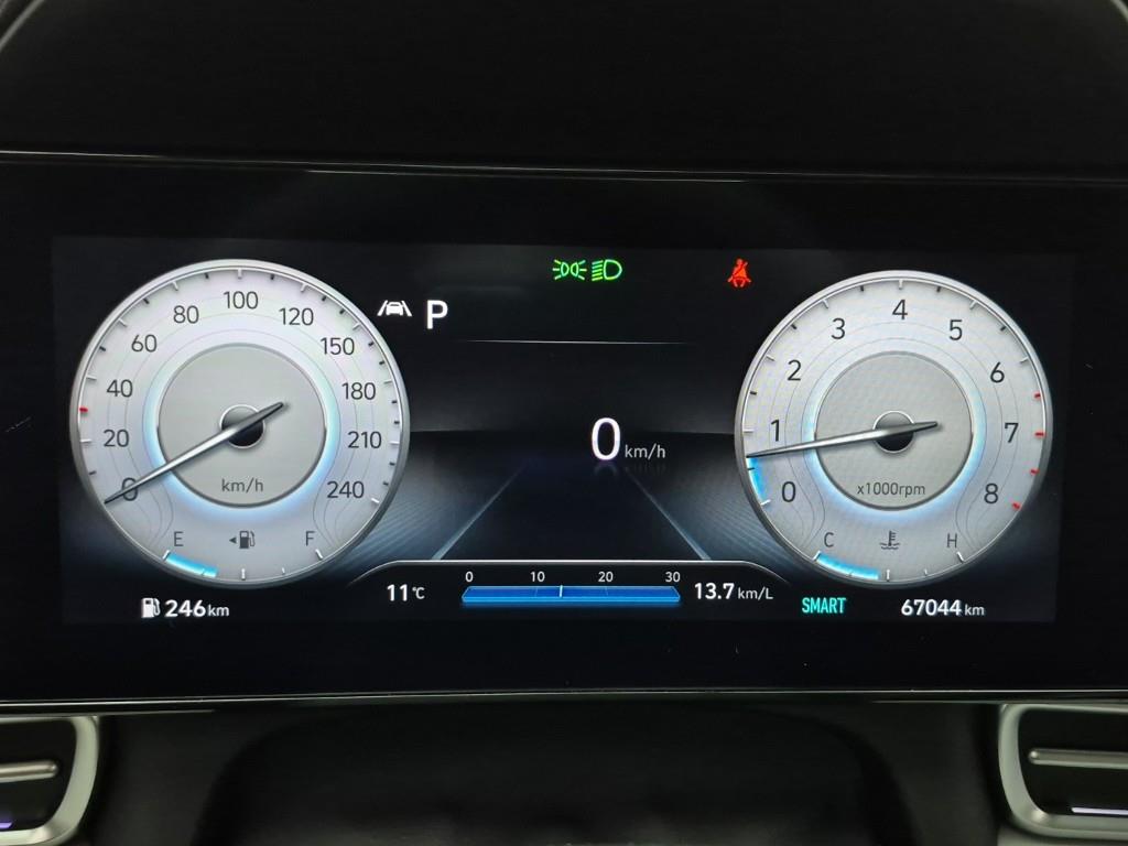 HYUNDAI Avante - Vista 7