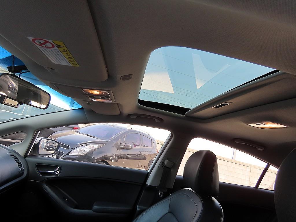 KIA K3 2013 Blanco - Importación desde Corea - HF Imports Iquique - Foto 15