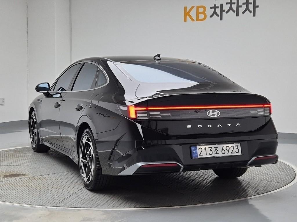 HYUNDAI Sonata - Vista 2