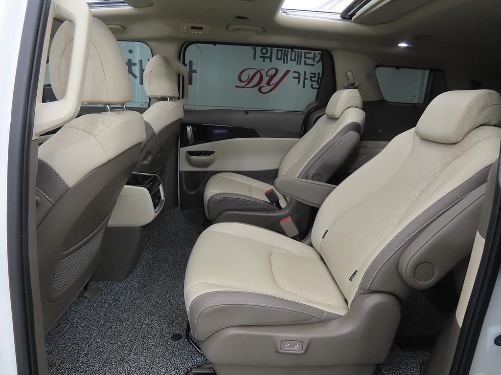 KIA Carnival - Vista 6