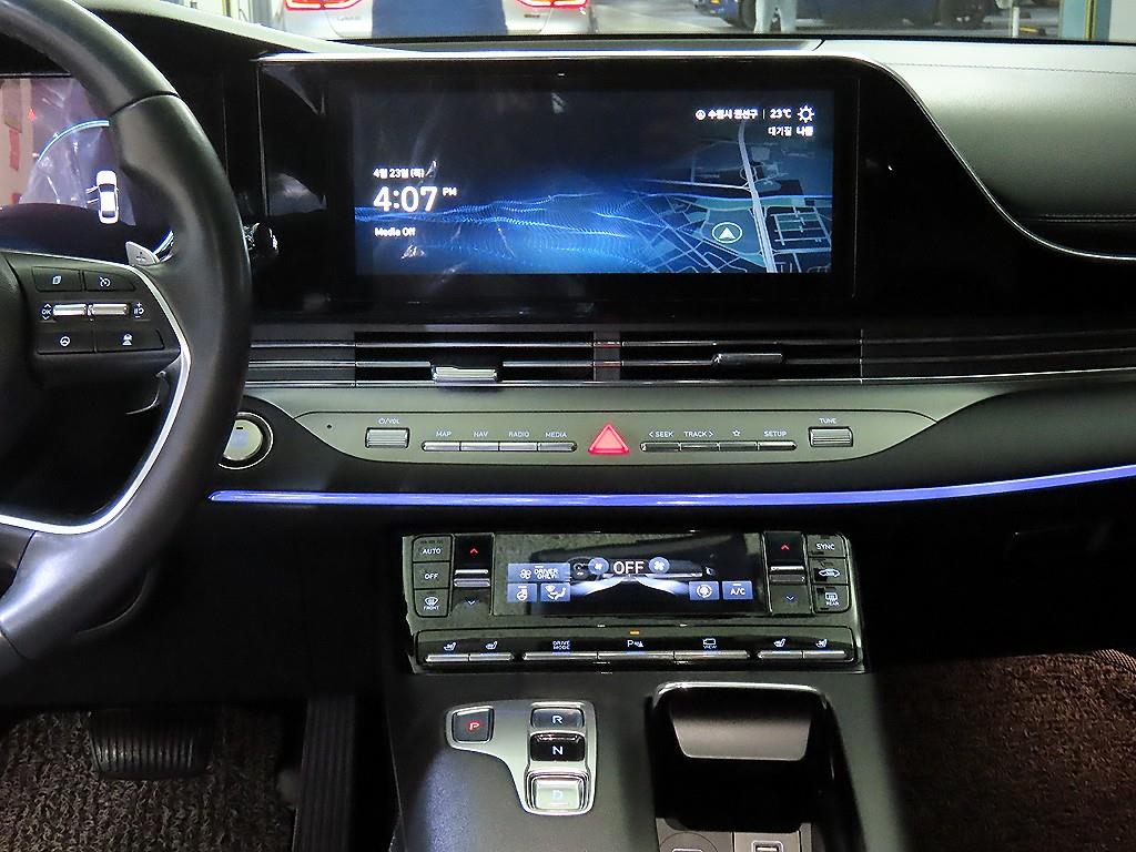 HYUNDAI Grandeur - Vista 11