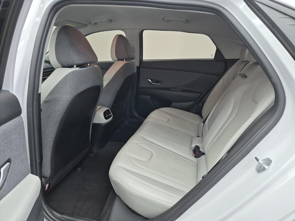 HYUNDAI Avante - Vista 12