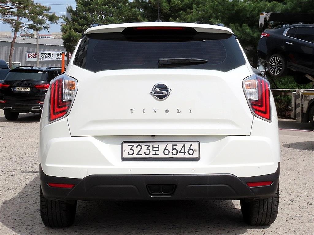 Ssangyong Tivoli - Vista 4
