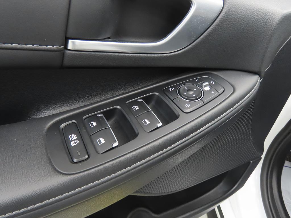 HYUNDAI Sonata - Vista 12