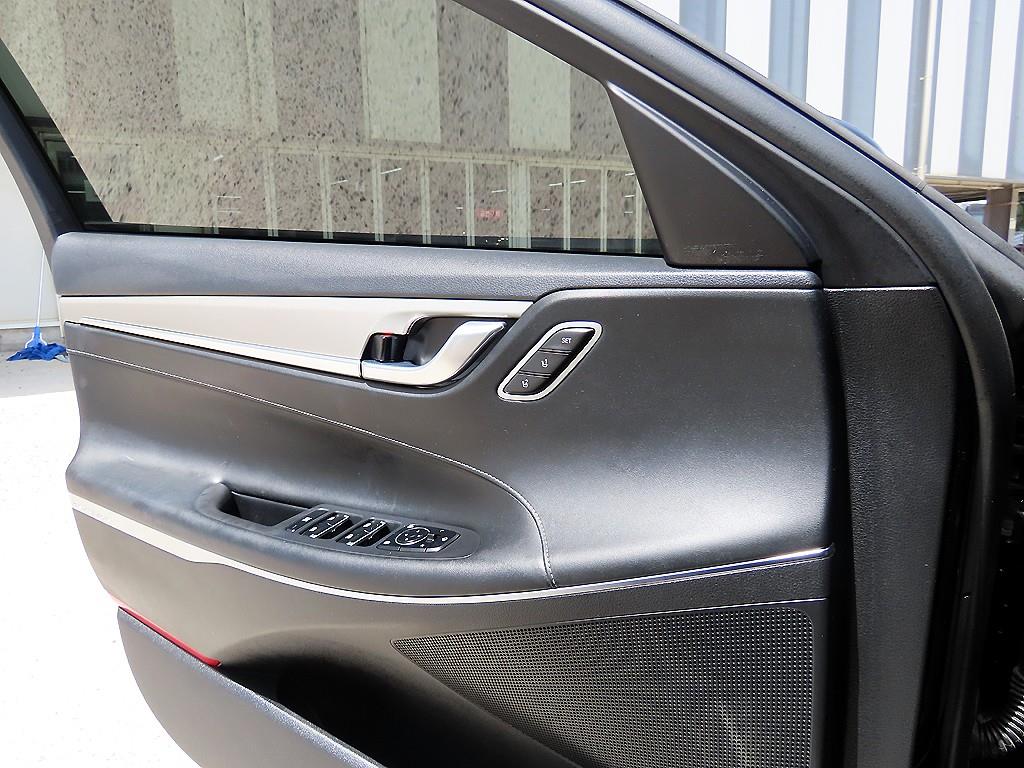 HYUNDAI Grandeur - Vista 12