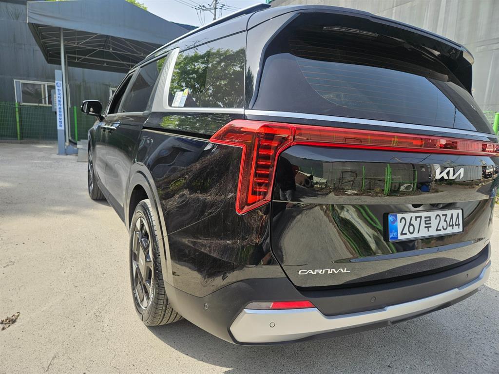 KIA Carnival - Vista 4