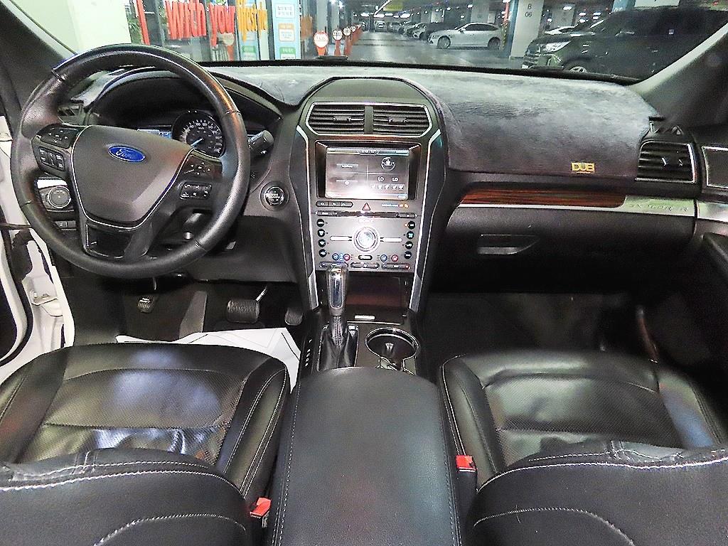 Ford Explorer - Vista 10