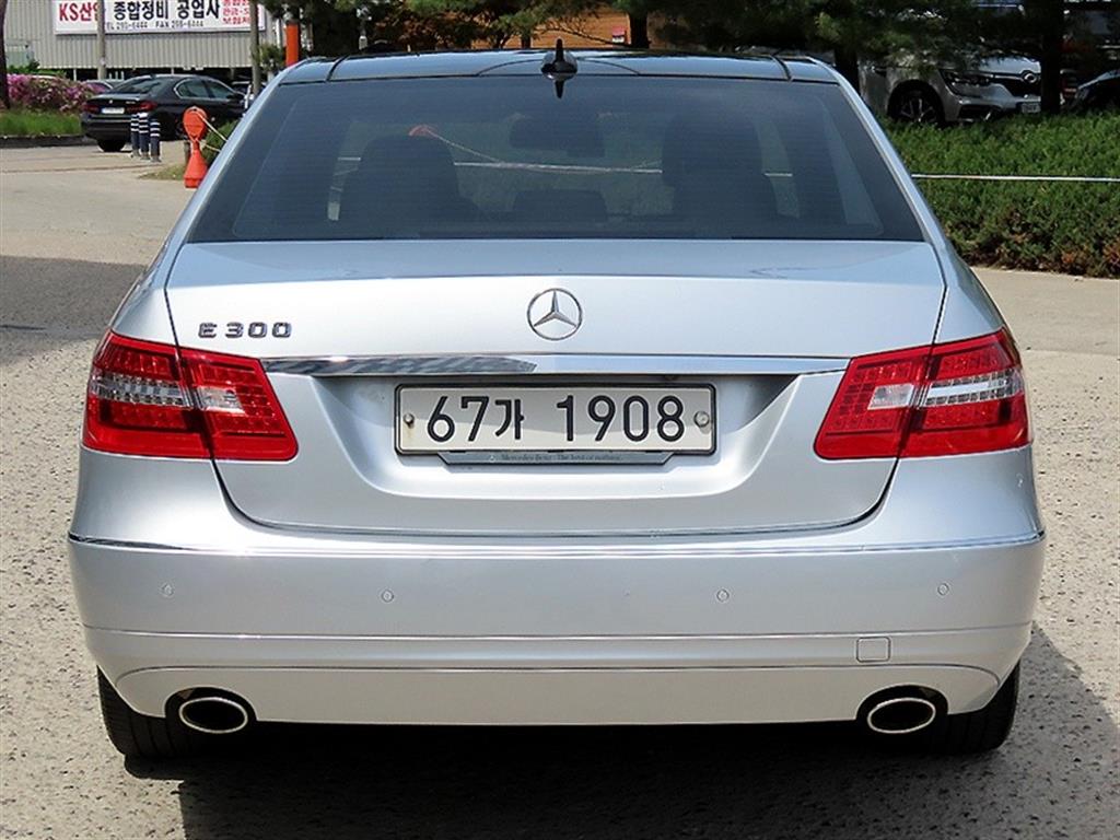 Mercedes Benz E class - Vista 4