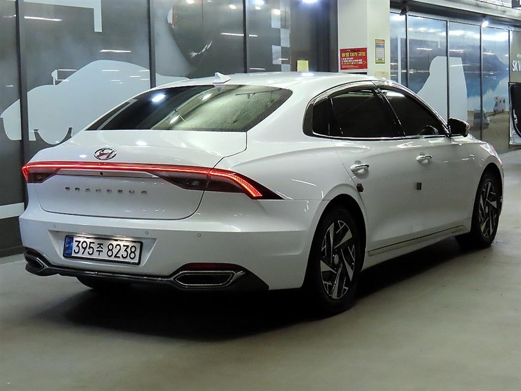 HYUNDAI Grandeur - Vista 4