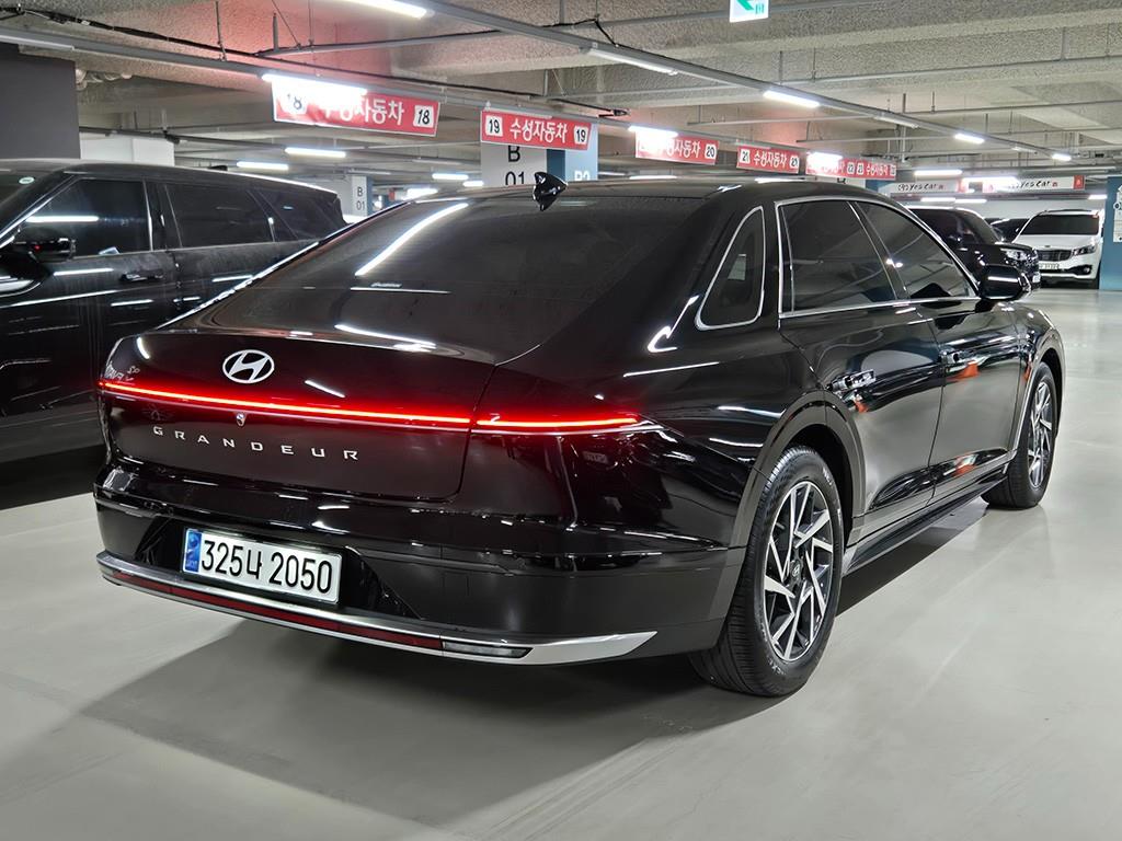 HYUNDAI Grandeur - Vista 3