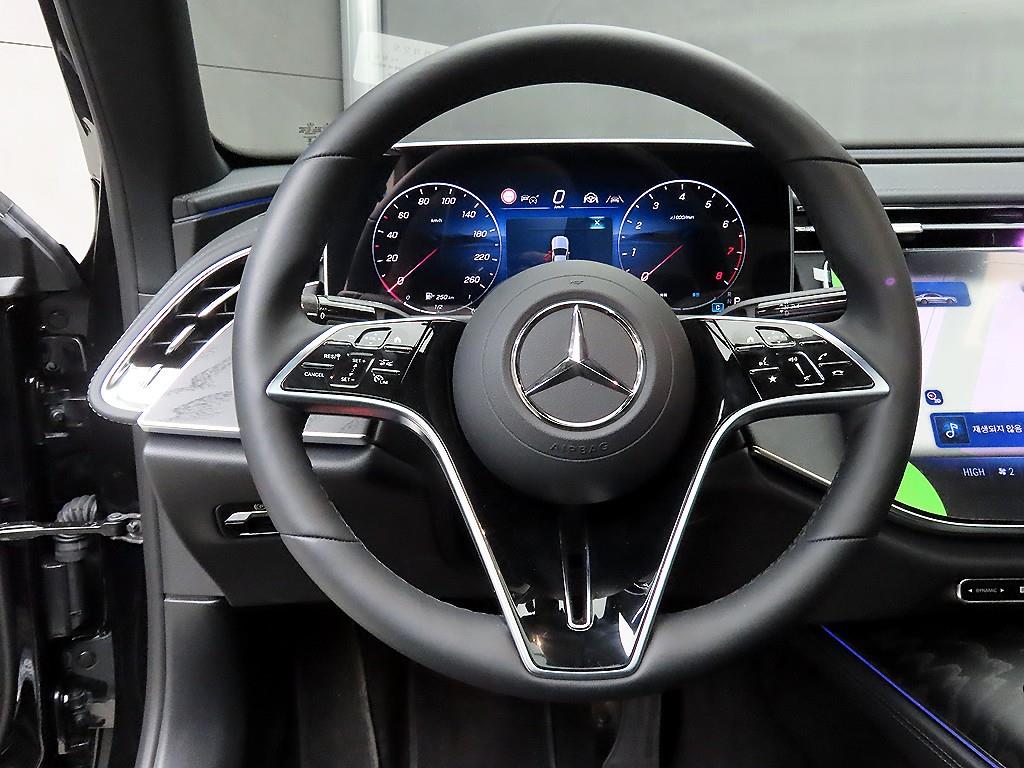 Mercedes Benz E class - Vista 9