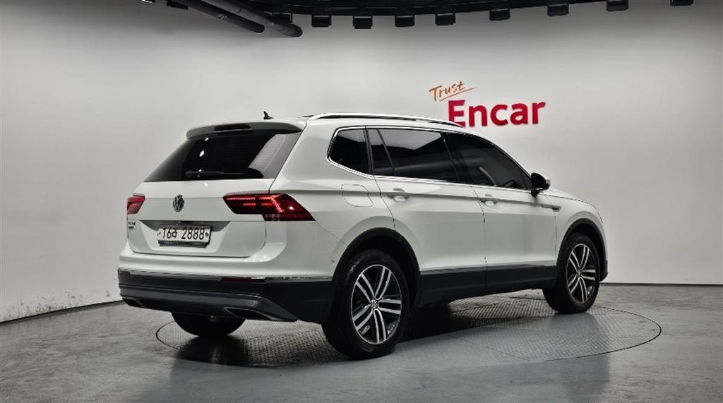 Volkswagen Tiguan - Vista 3