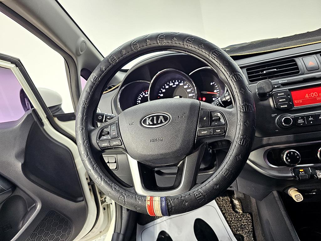 KIA Pride - Vista 12