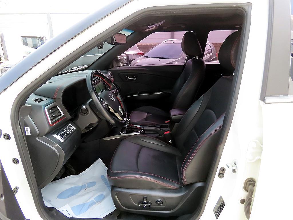 Ssangyong Tivoli - Vista 5