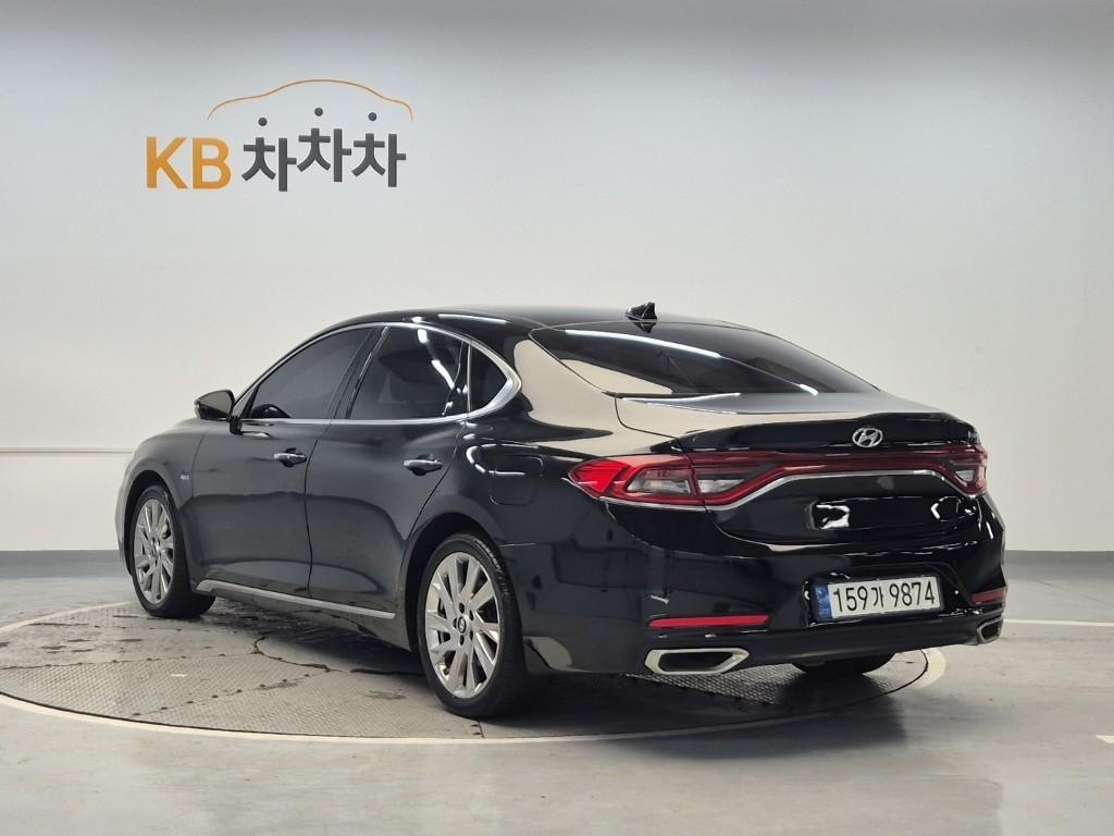 HYUNDAI Grandeur - Vista 2