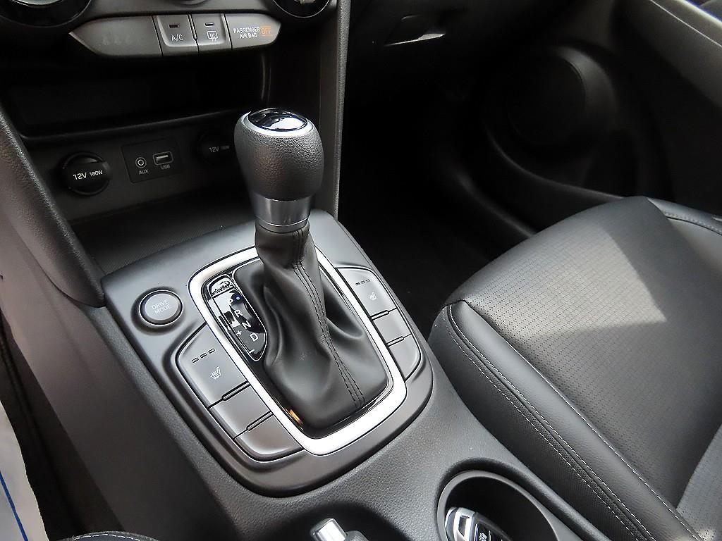 HYUNDAI Kona - Vista 10