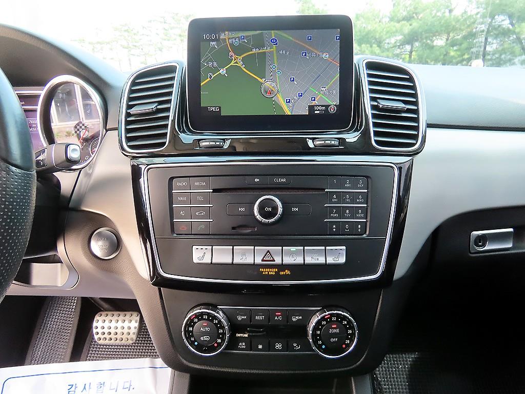 Mercedes Benz GLE Class - Vista 12