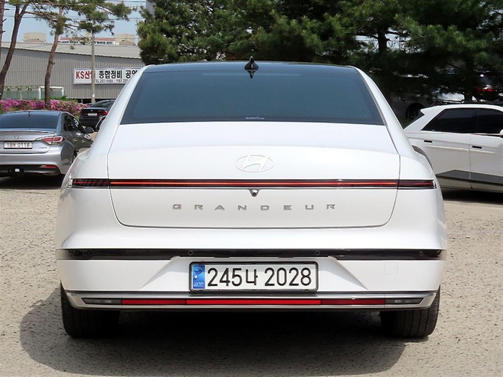 HYUNDAI Grandeur - Vista 4