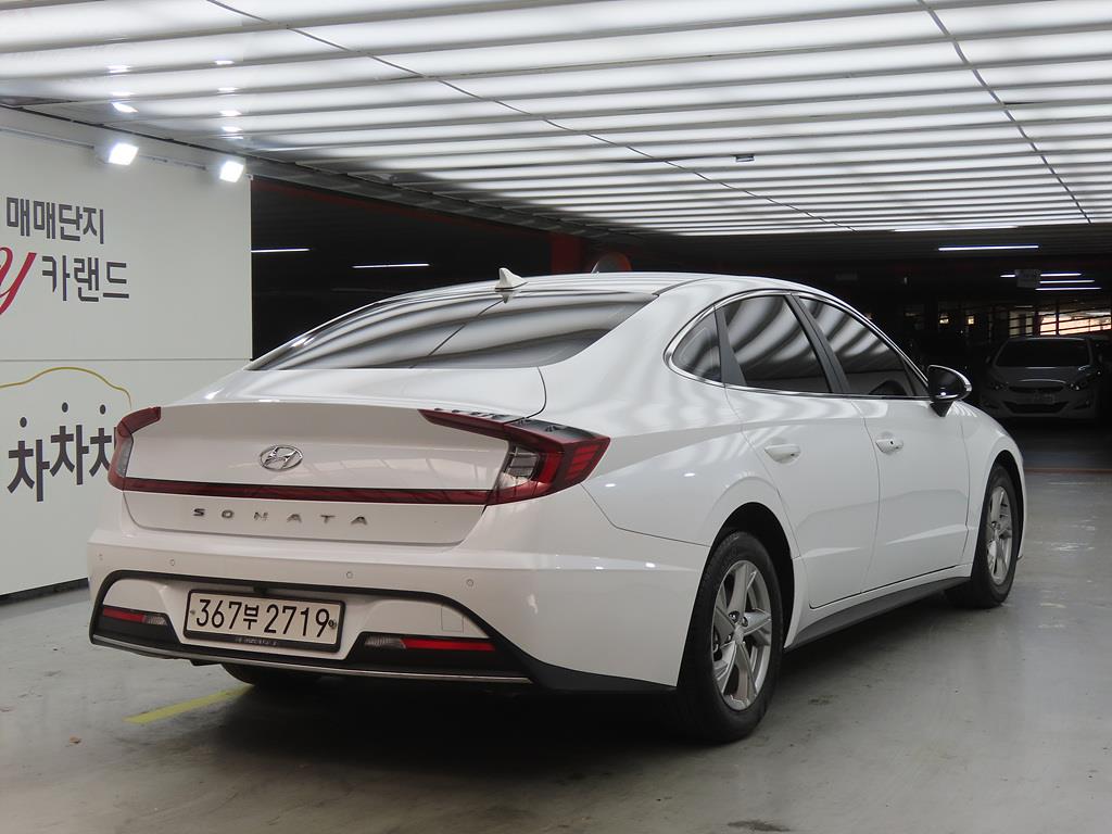 HYUNDAI Sonata - Vista 4