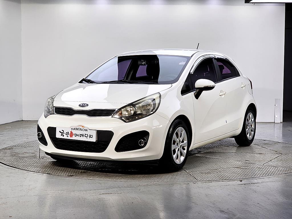 KIA Pride 2012 Blanco - Importación desde Corea - HF Imports Iquique - Foto 1