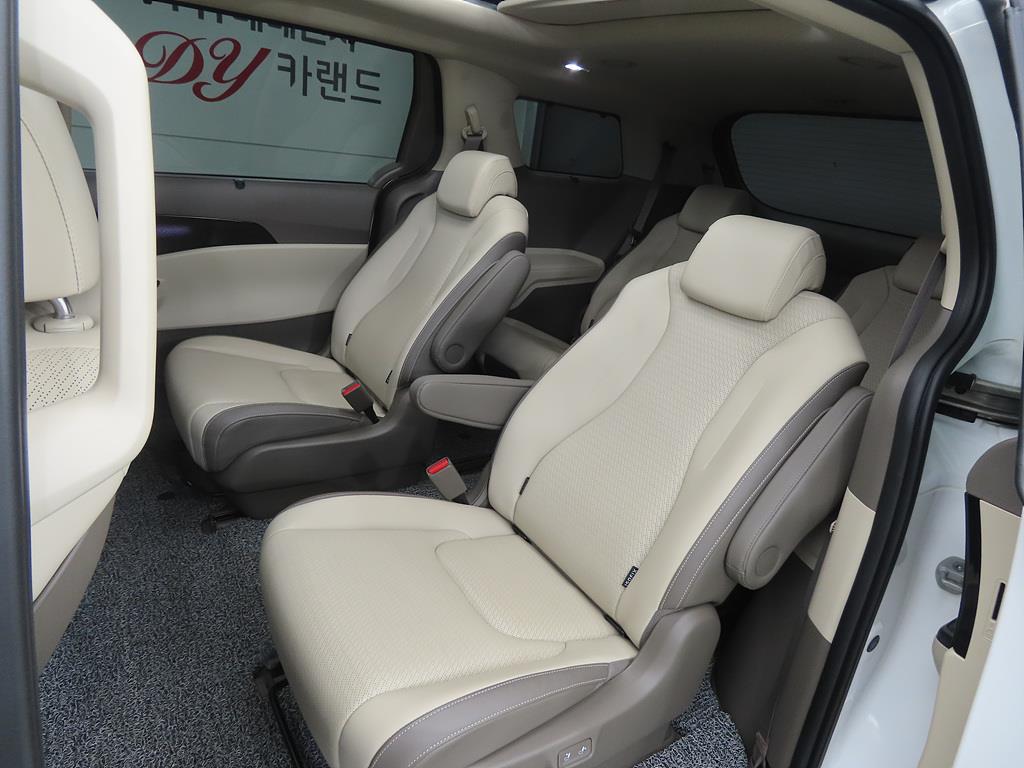 KIA Carnival - Vista 7