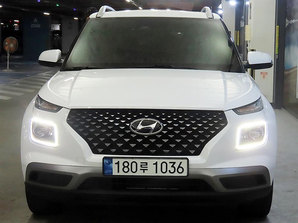 HYUNDAI Venue - Vista 2