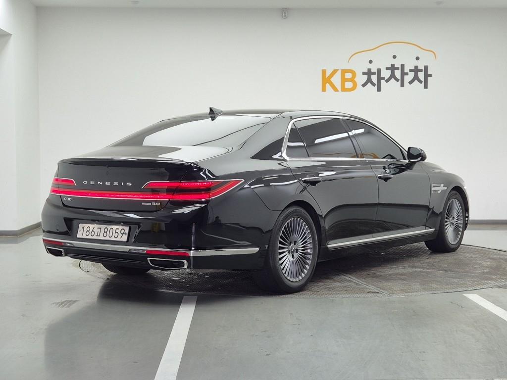 Genesis G90 - Vista 4
